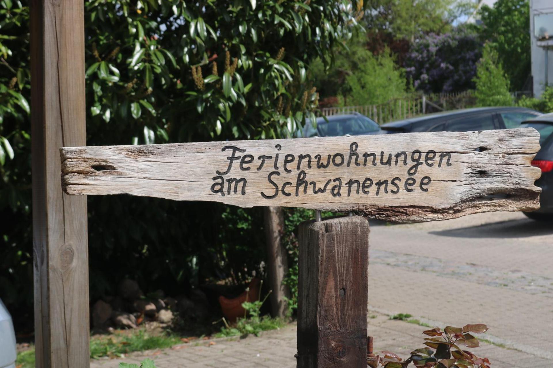 Ferienwohnungen Am Schwanensee Ploen Exterior photo